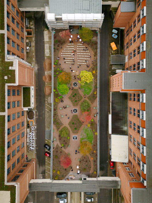 Сад на крыше Wirkbau Chemnitz / Meyer-Grohbrügge - Фотография интерьера, окон, фасада