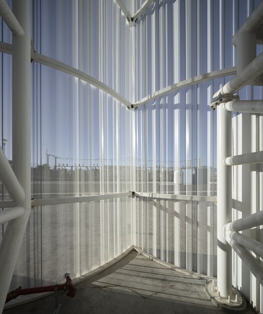 Новый складской логистический центр Mayoral / System Arquitectura - Фотография интерьера, лестницы, перила