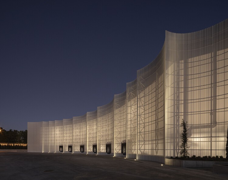 Новый складской логистический центр Mayoral / System Arquitectura - Фотография экстерьера, фасад