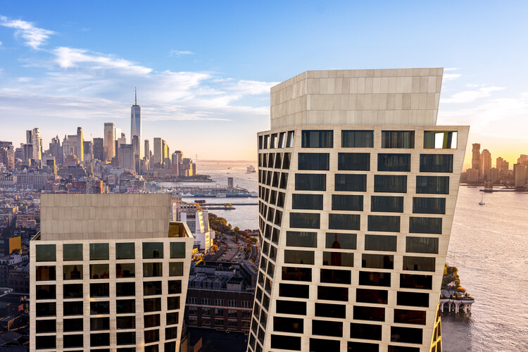 Небоскребы Twisting One High Line компании BIG близки к завершению в Нью-Йорке — изображение 1 из 9