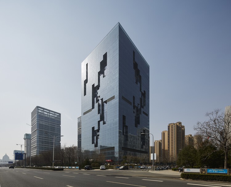 Офисное здание CRYSTAL / SAKO Architects - Фотография экстерьера, фасада, городского пейзажа