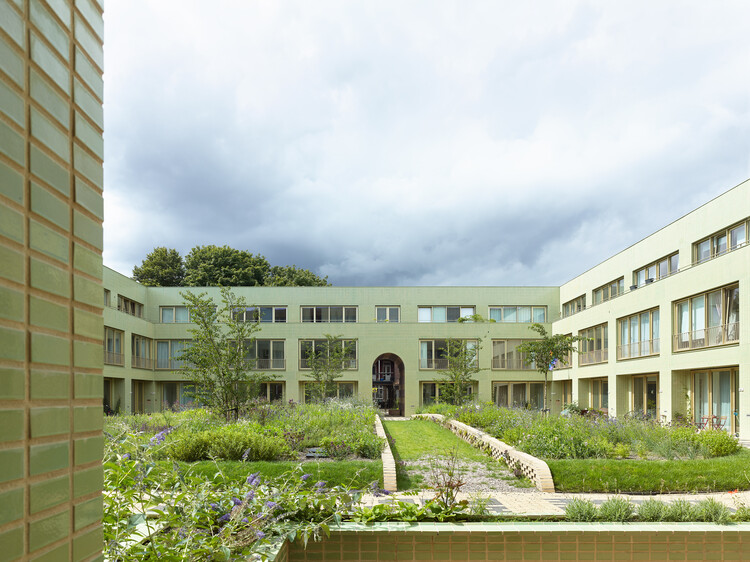 Spaarndammerhart Housing / Marcel Lok_Architect + Korth Tielens Architects - Фотография экстерьера, окна, фасад, двор