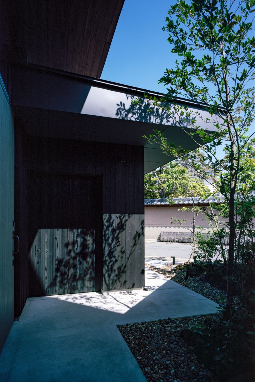 Внешний вид дома в Фуджидере в Осаке от Fujiwaramuro Architects