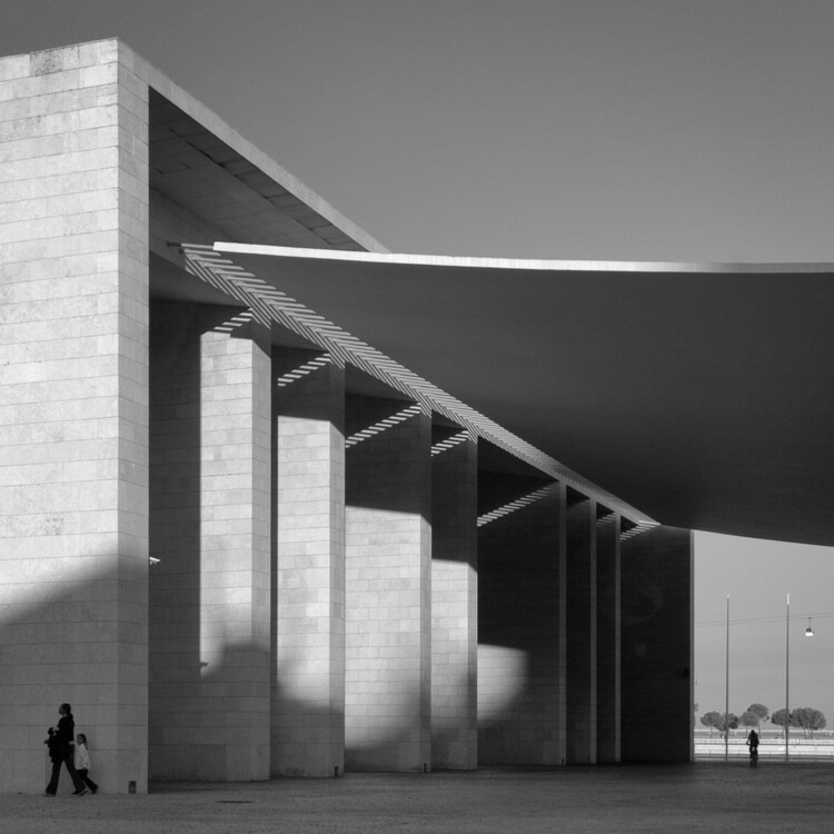 Многогранность архитектора: изучение работ Альваро Сисы Виейры — изображение 2 из 14