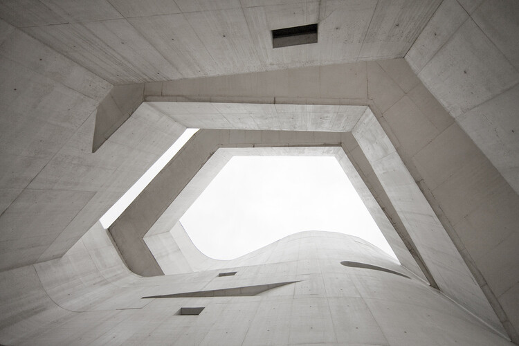 Многогранность архитектора: изучение работ Альваро Сисы Виейры — изображение 8 из 14
