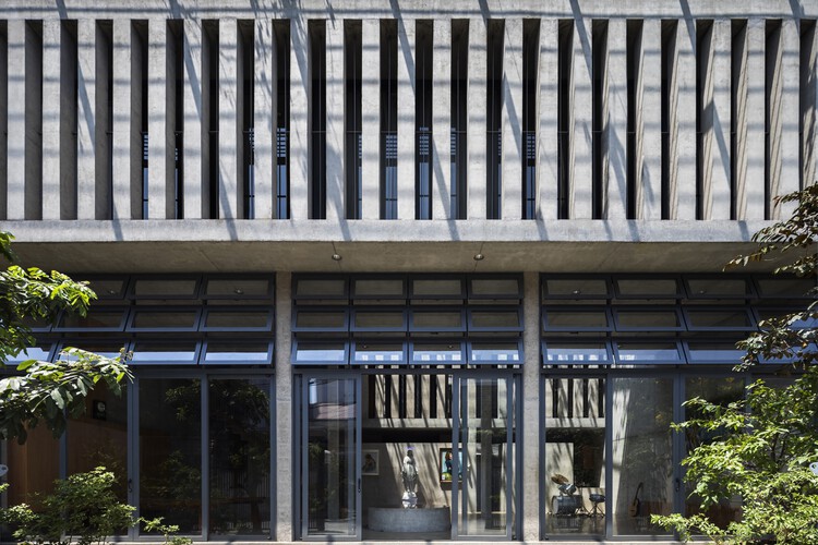 Тихий дом в Сайгоне / Cong Sinh Architects — фотография экстерьера, фасад