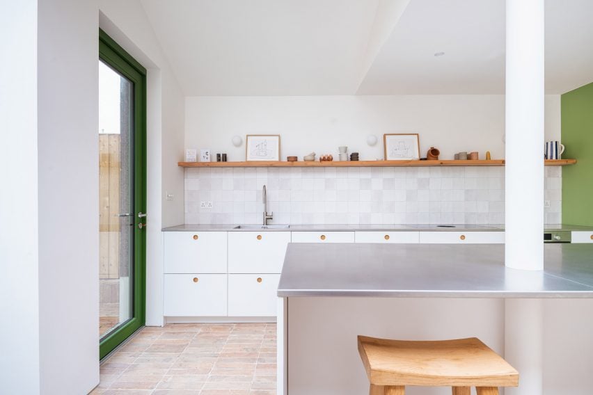 Кухня дома Camberwell Cork House от Delve Architects