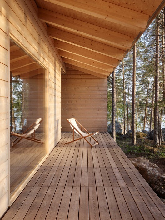 Summerhouse V / Playa Architects — Фотография интерьера, окна, балка, терраса, лес