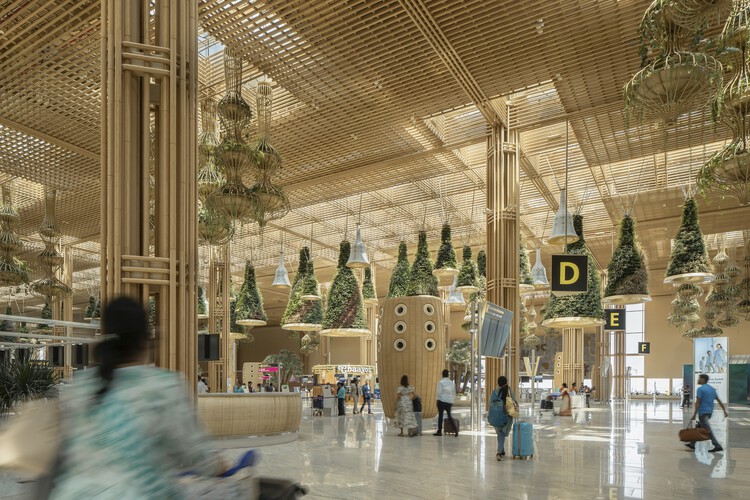 Международный аэропорт Кемпегоуда в Бангалоре / Скидмор, Оуингс и Меррилл - Фотография интерьера, колонна