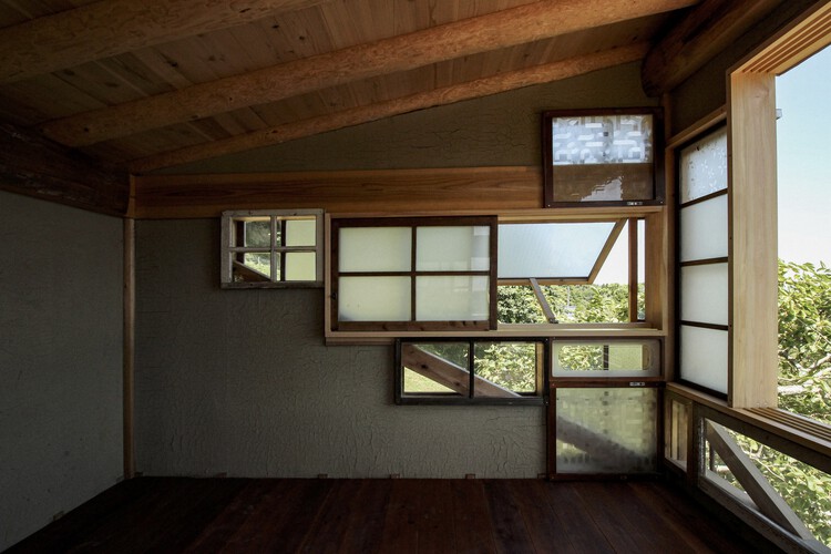 Tiny House TEKITEKI-AN / 6lines studio - Фотография интерьера, окна, балка