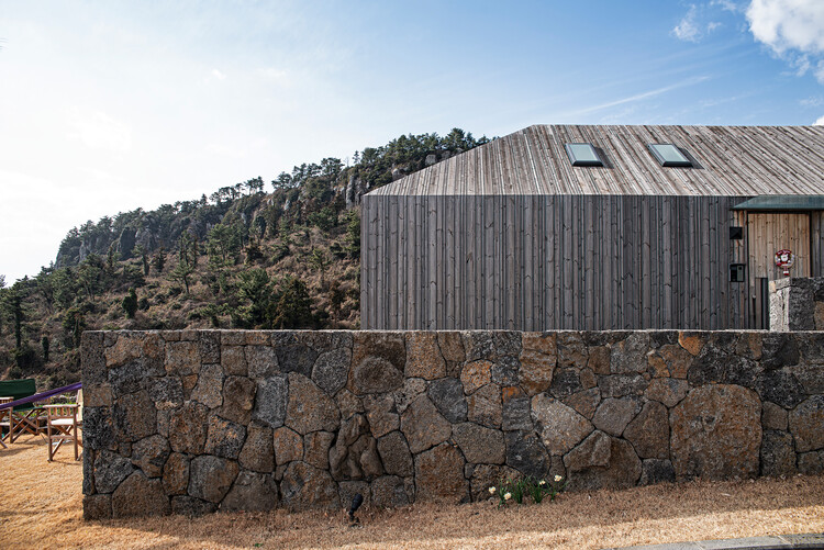 Дома Wind Hill / Doojin Hwang Architects — Экстерьерная фотография