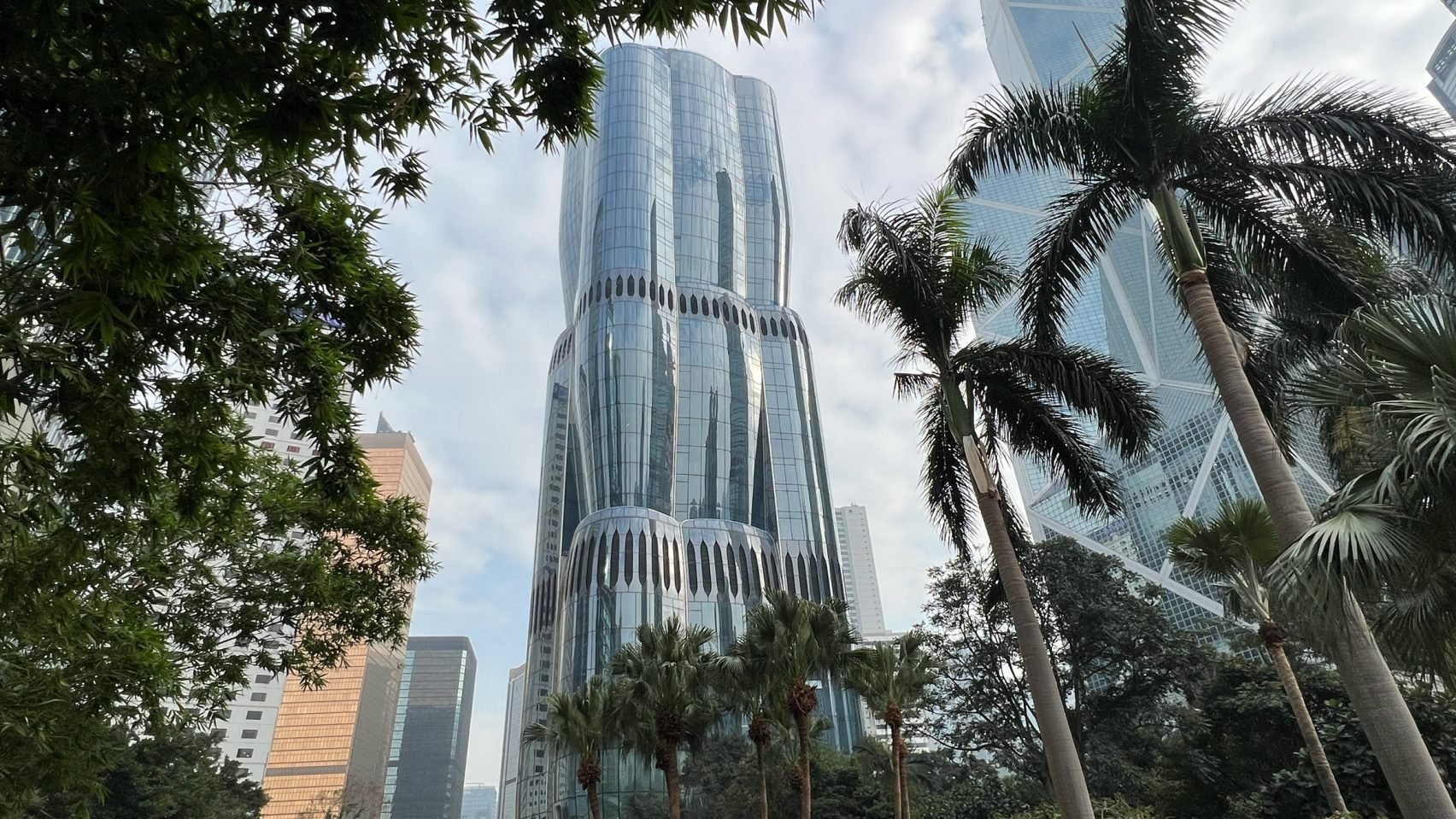 На этой неделе мы показали небоскреб Захи Хадид в Гонконге.