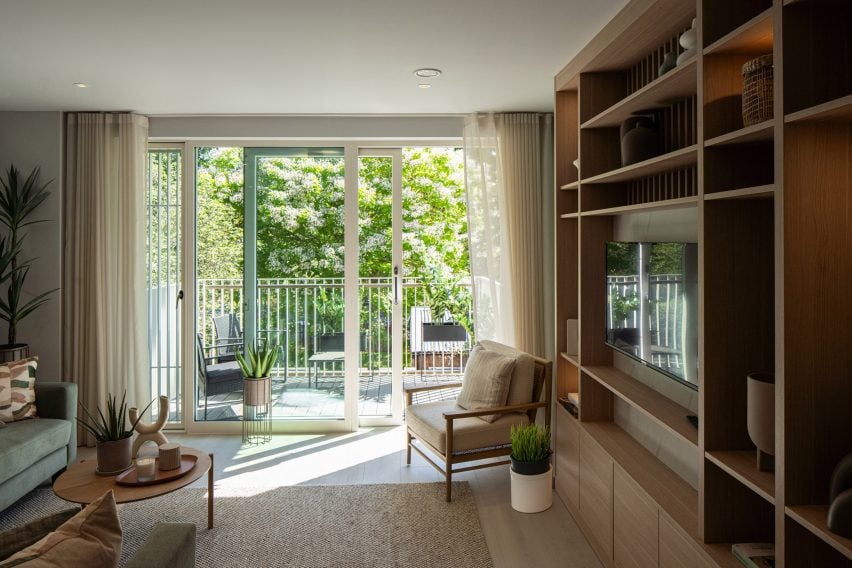 Интерьер дома престарелых Cobham Bowers в Суррее от Coffey Architects