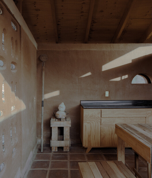 Agave House / MORO Taller de arquitectura + Taller Omar Almaguer - Фотография интерьера, балка, столешница
