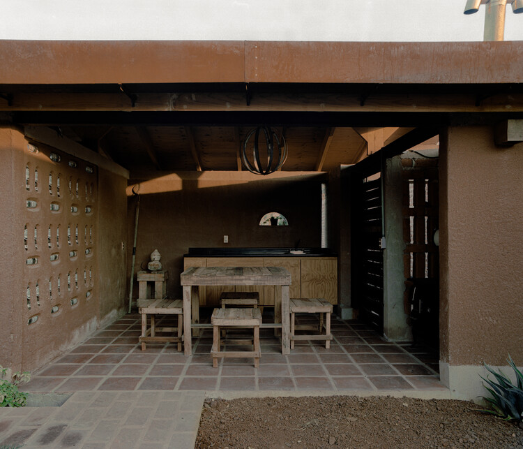 Agave House / MORO Taller de arquitectura + Taller Omar Almaguer - Фотография интерьера, стол