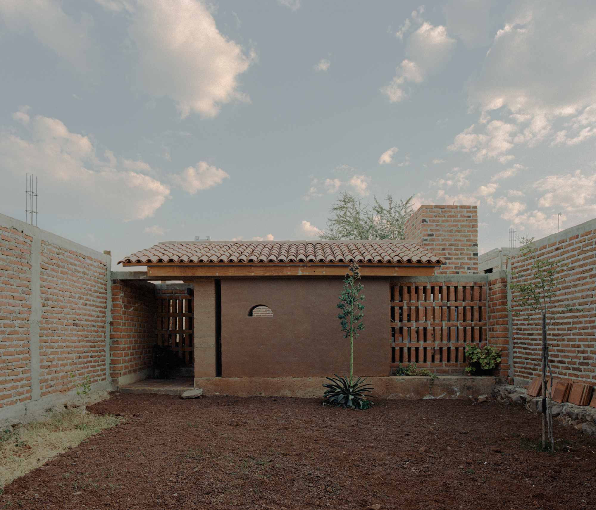 Дом Агавы / MORO Taller de arquitectura + Taller Omar Almaguer
