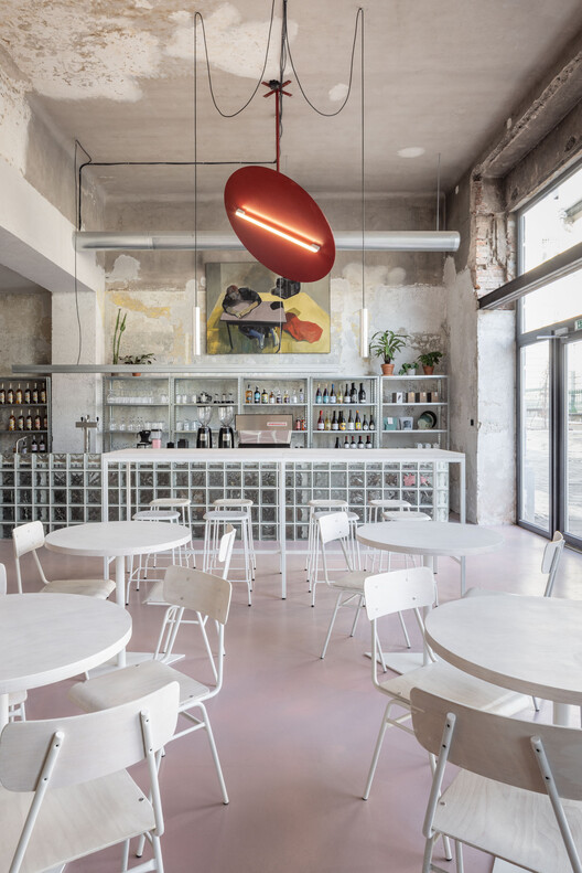 Café Výklad / Grau Architects - Фотография интерьера, стол, стул, освещение