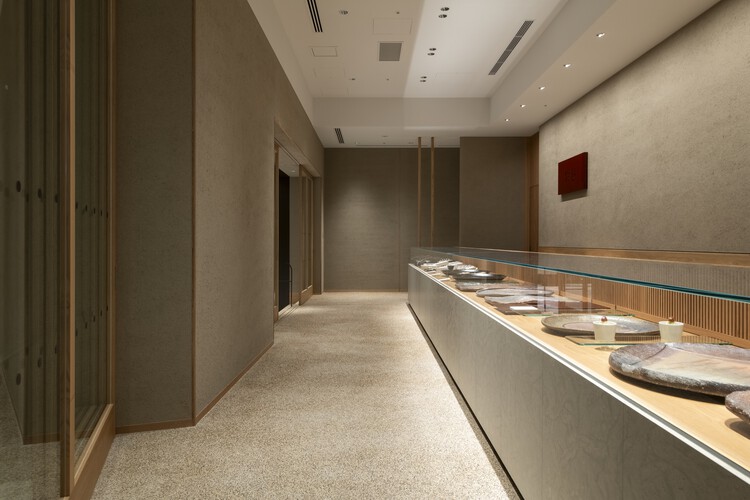 Магазин Suzukake Azabudai Hills / CASE-REAL - Фотография интерьера, кухни, стола