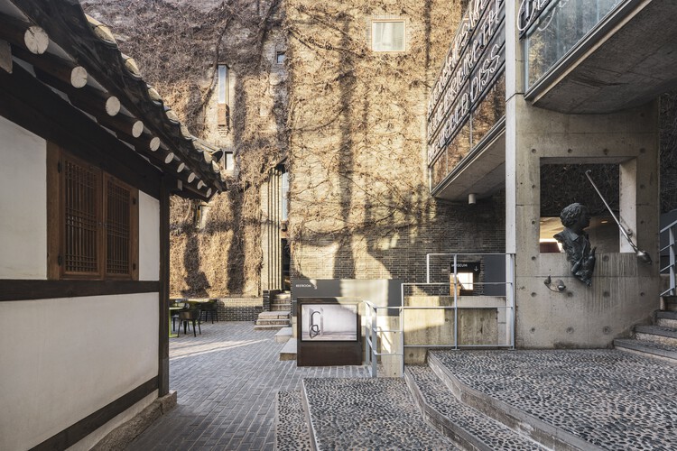 Галерея Arario в Сеуле / Schemata Architects – Фотография экстерьера