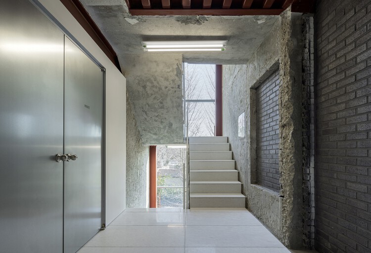 Галерея Arario Seoul / Schemata Architects - Фотография интерьера, лестниц, дверей