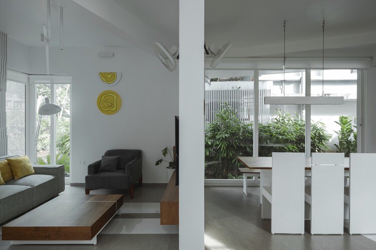 Дом на заднем дворе / 3dor Concepts - Фотография интерьера, стол