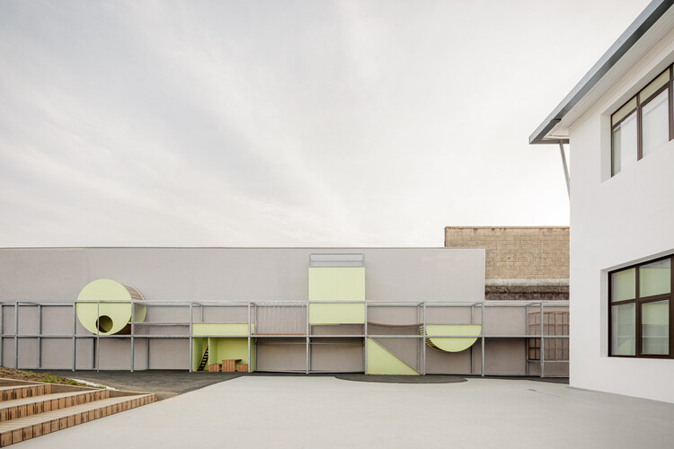 Фасады школы Сан-Антонио / ELE Arkitektura - Фотография интерьера, окон, фасада
