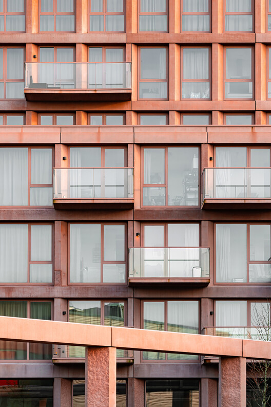 Highnote Residential Tower / Studioninedots - Фотография интерьера, шкаф, окна, кирпич, фасад, балкон