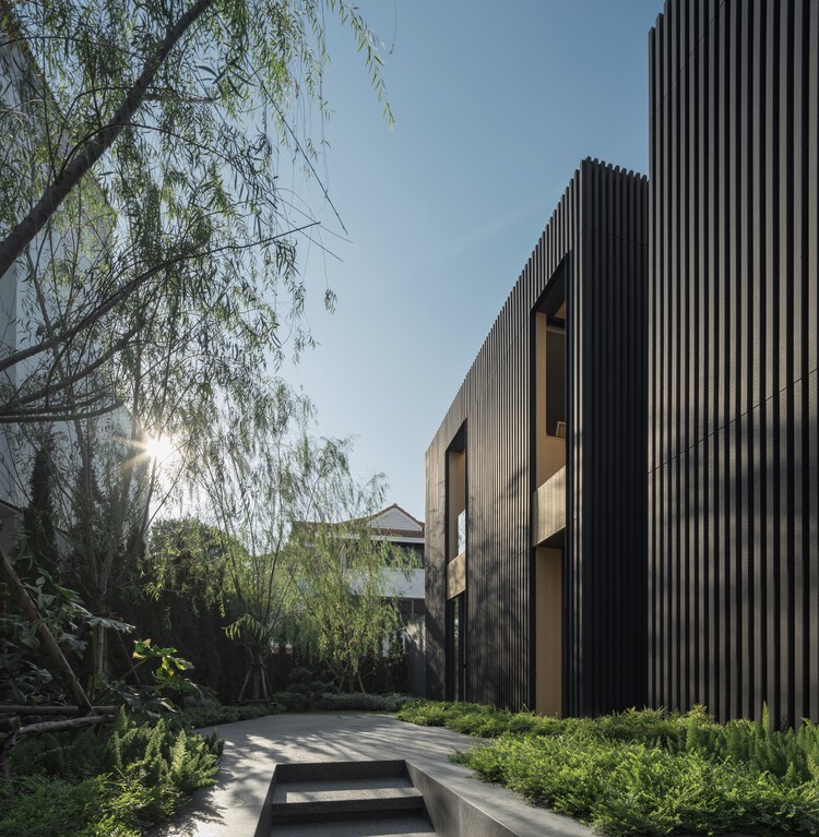 Warmblack House / Greenbox Design - Экстерьерная фотография, фасад