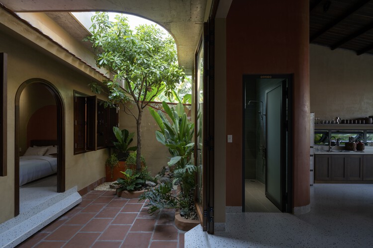 Nam Sua House / TTDESIGN.vn - Фотография интерьера, двери