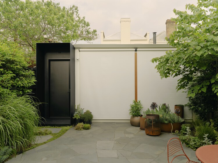 Дом Fitzroy Laneway / Эндрю Чайлд Архитектор - Фотография интерьера, фасада, сада, двора