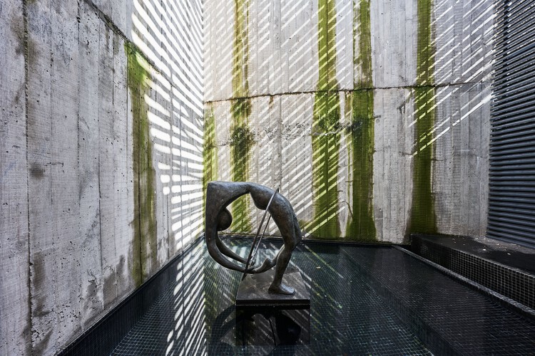 Галерея Лурдес / Жоао Коста Нобрега, Arquitecto - Фотография экстерьера, перила