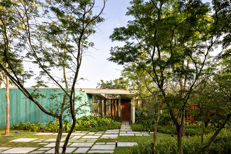 Carvalho House / FGMF - Экстерьерная фотография, сад, лес