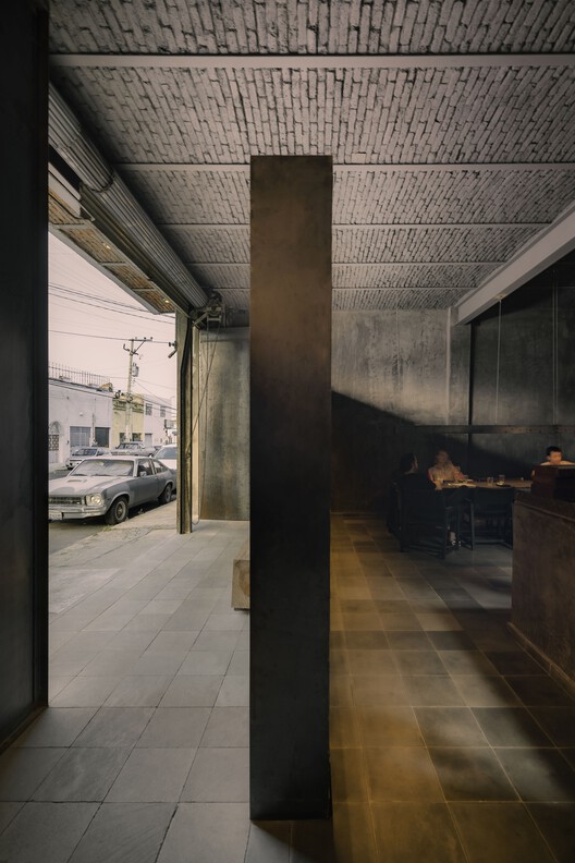 Ресторан Xokol / ODAmx + Рубен Вальдес - Фотография интерьера, колонна