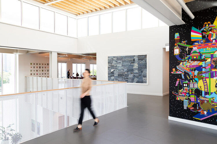 Штаб-квартира Хьюстонского фонда / Kevin Daly Architects + PRODUCTORA — Фотография интерьера, кухня