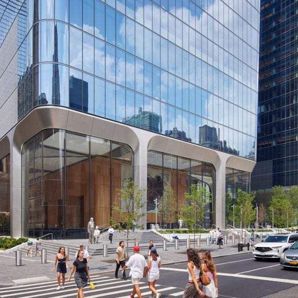 SOM завершает строительство сверхвысокого небоскреба в Нью-Йорке с «монолитной простотой»