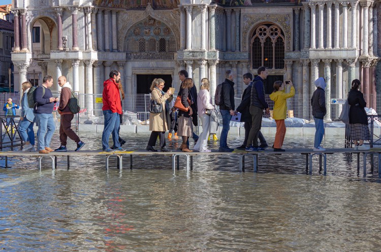 Венеция запускает входные билеты для борьбы с чрезмерным туризмом во время пиковых выходных – изображение 5 из 5