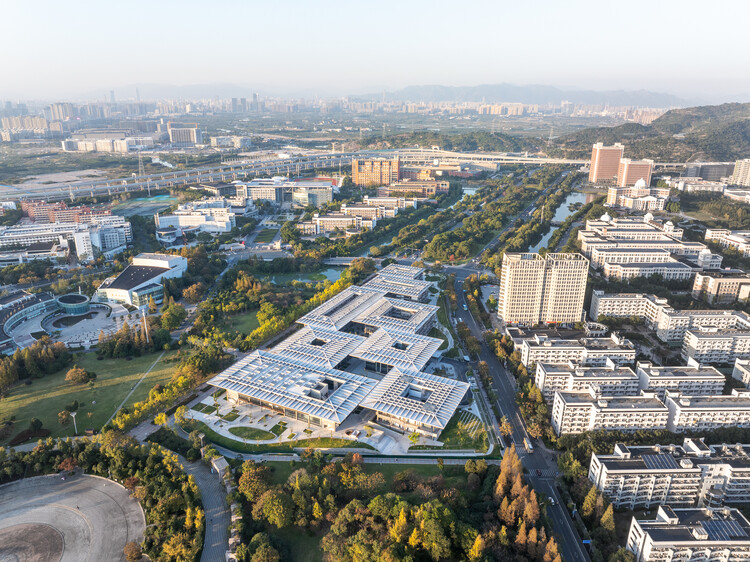 Центр международного обмена Медицинского университета Вэньчжоу / Ателье FCJZ - Экстерьерная фотография, городской пейзаж