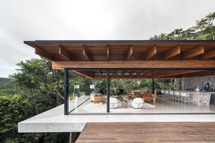 FB House / Jobim Carlevaro Arquitetos - Фотография экстерьера, террасы