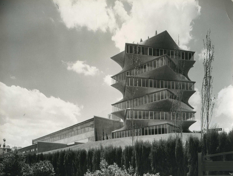 Классика архитектуры: Ла Пагода / Мигель Фисак — изображение 1 из 14
