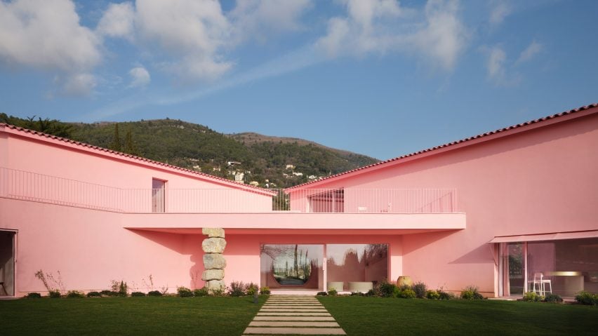 Розовый Domaine de la Rosa от Nem Architectes