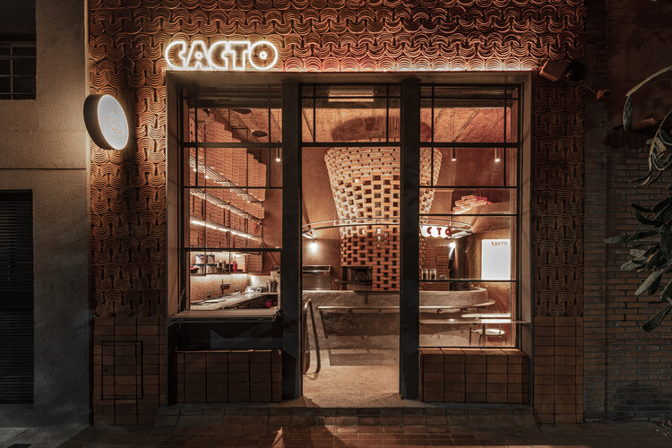 Пиццерия Cacto / Estudio Grizzo Arquitectos - Фотография интерьера, двери