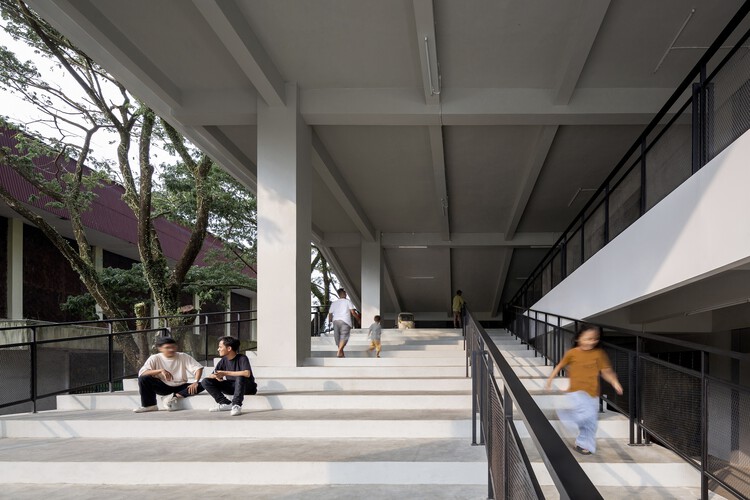 Творческий и инновационный центр Тасик / SHAU Indonesia - Фотография интерьера, лестницы