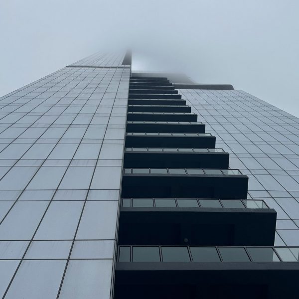 «Трапециевидный» небоскреб Генслера близок к завершению в Остине