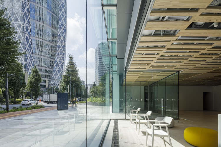 Художественный музей Сомпо / TAISEI DESIGN Planners Architects & Engineers - Фотография интерьера, стул, фасад, окна