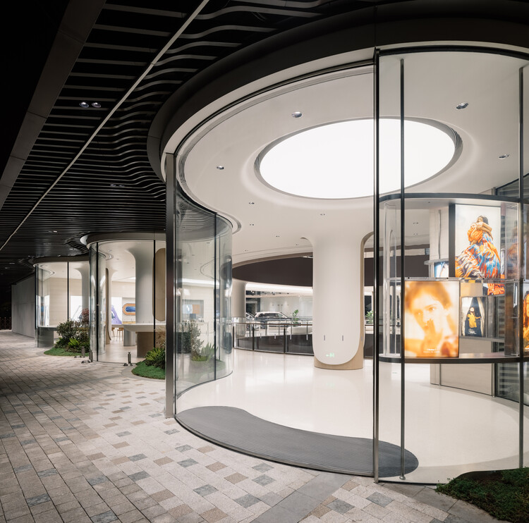 Флагманский магазин Huawei / UNStudio – Фотография интерьера, фасада