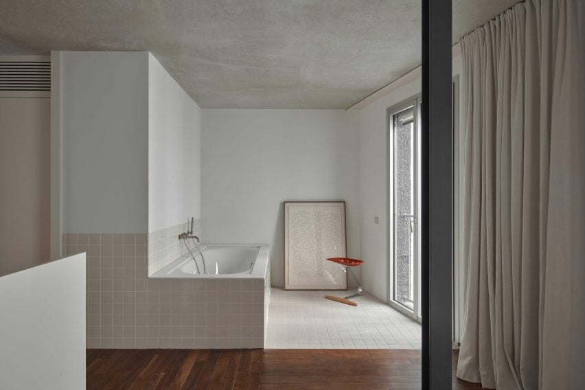 Ванная комната дома в Барселоне, Хуан Гурреа Румеу из Gr-os