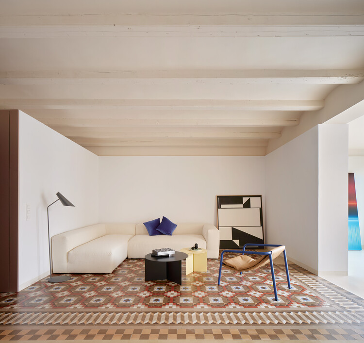 Квартира Rosegold / Рауль Санчес - Фотография интерьера, гостиная, балка