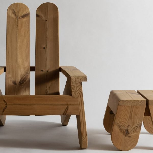 Фэй Тугуд разработала для Vaarnii стул и подставку для ног в виде леденцов на палочке