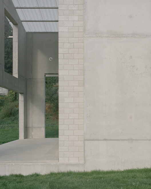 Дом в Вюиссенсе / Deschenaux Architects - Фотография интерьера