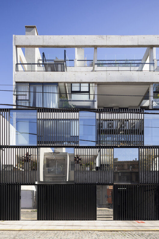 AER Pasaje Apartments / Cubero Rubio - Фотография снаружи, окна, балкон